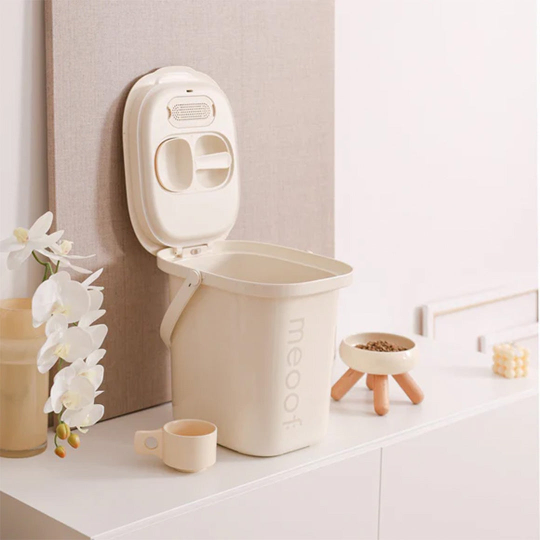 Meoof 13 L Smart Vacuum Pet Food Storage Container Airtight Food Storage Bin with Scoop