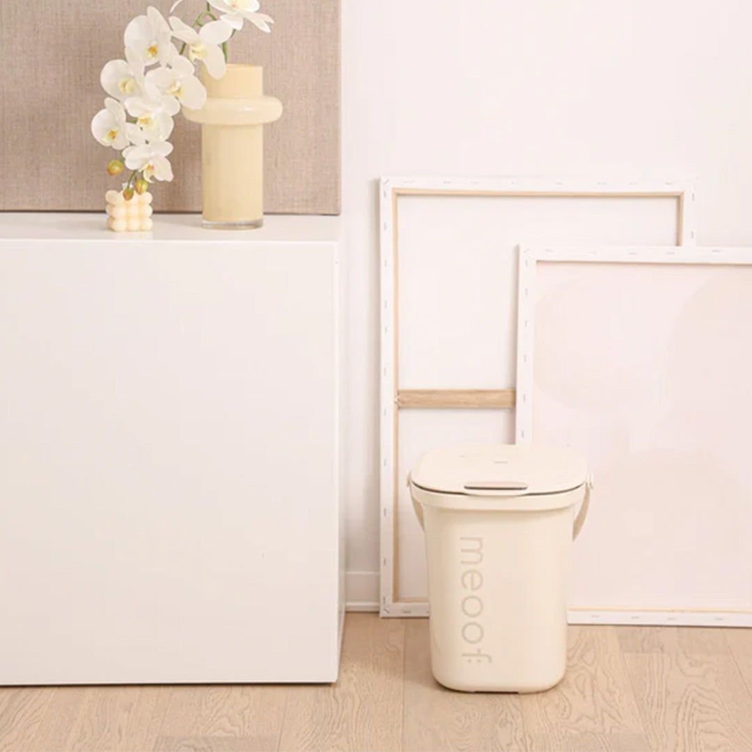 Meoof 13 L Smart Vacuum Pet Food Storage Container Airtight Food Storage Bin with Scoop